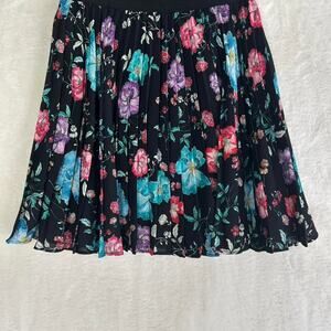 Express Black floral pleated‎ skirt with elastic waistband